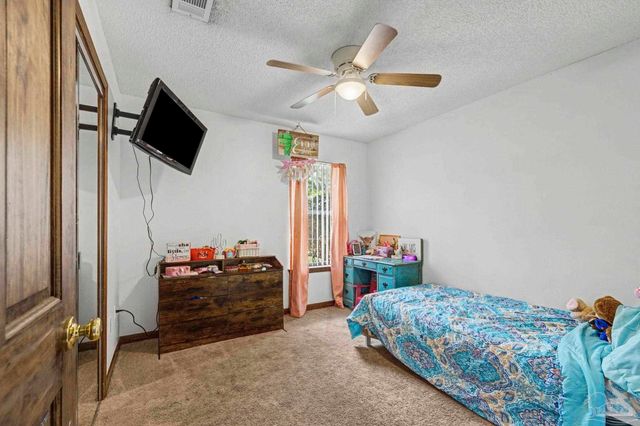 3525 Applewood Ln, Cantonment, FL 32533