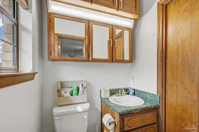 3525 Applewood Ln, Cantonment, FL 32533