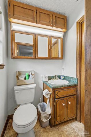 3525 Applewood Ln, Cantonment, FL 32533