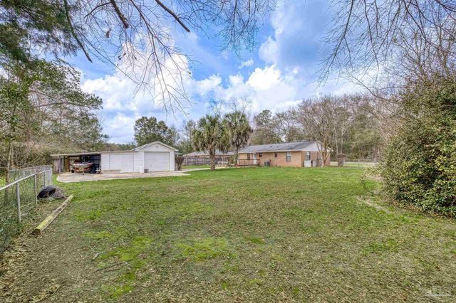 3525 Applewood Ln, Cantonment, FL 32533