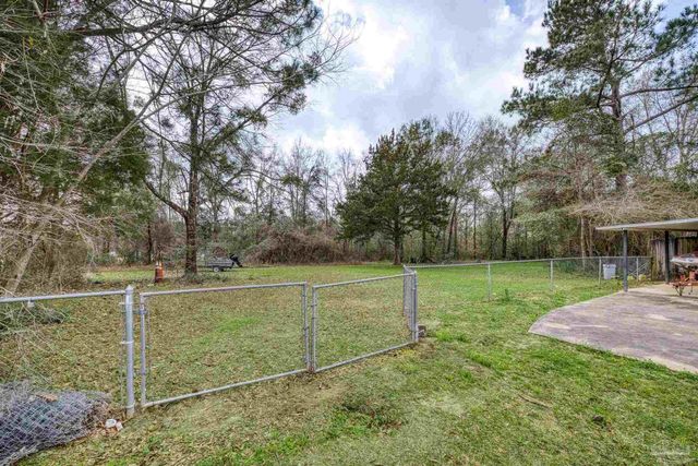 3525 Applewood Ln, Cantonment, FL 32533
