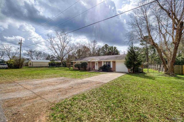 3525 Applewood Ln, Cantonment, FL 32533