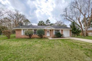 3525 Applewood Ln, Cantonment, FL 32533