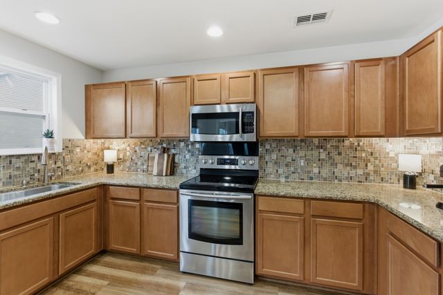 1303 Creekside Dr, Nolensville, TN 37135