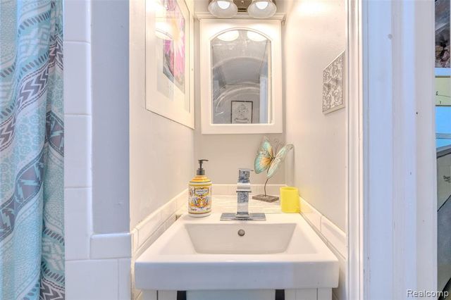 314 Orange Street, Wyandotte, MI 48192