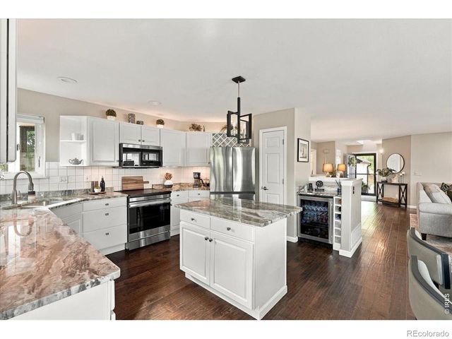1716 Sunlight Drive, Longmont, CO 80504