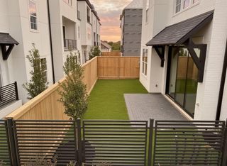 2704 Maxroy Drive, Houston, TX 77007