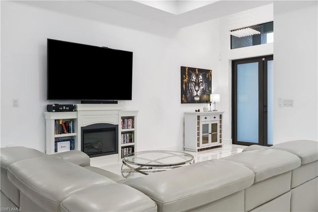 331 NE 7th ST, Cape Coral, FL 33909