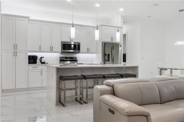 331 NE 7th ST, Cape Coral, FL 33909