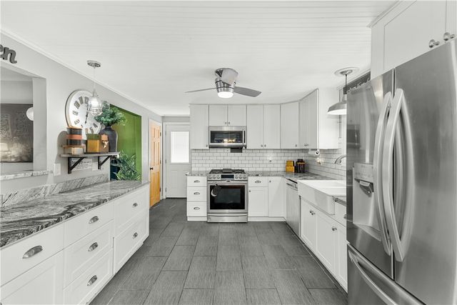 39 Okinawa Avenue, Warwick, RI 02889