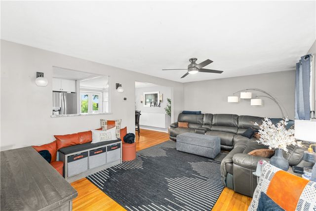 39 Okinawa Avenue, Warwick, RI 02889