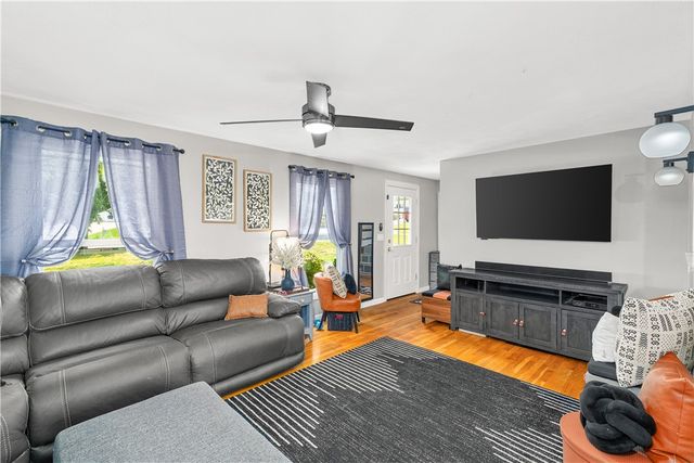 39 Okinawa Avenue, Warwick, RI 02889