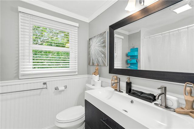 39 Okinawa Avenue, Warwick, RI 02889