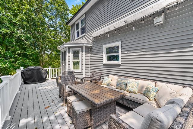 39 Okinawa Avenue, Warwick, RI 02889