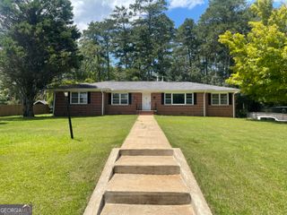 103 Crestview, Valley, AL 36854