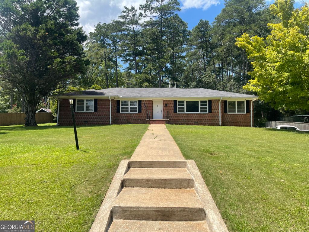 103 Crestview, Valley, AL 36854