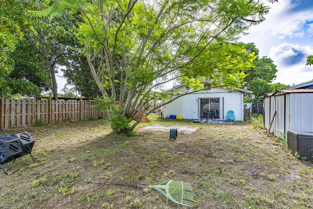 505 NW 7th Court, Boynton Beach, FL 33426