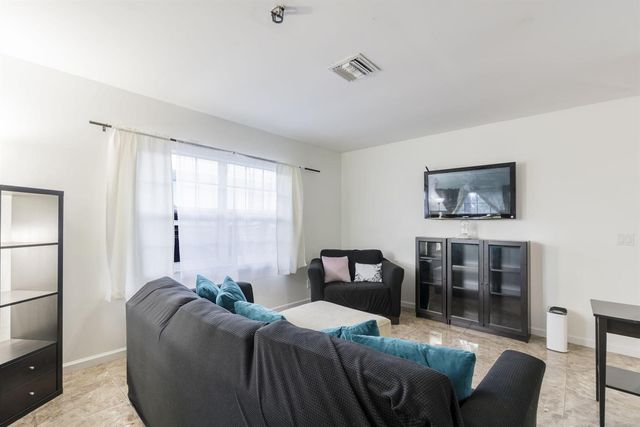 505 NW 7th Court, Boynton Beach, FL 33426