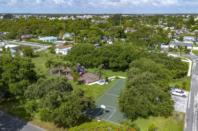 505 NW 7th Court, Boynton Beach, FL 33426