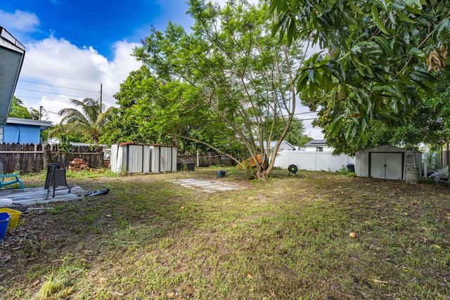 505 NW 7th Court, Boynton Beach, FL 33426