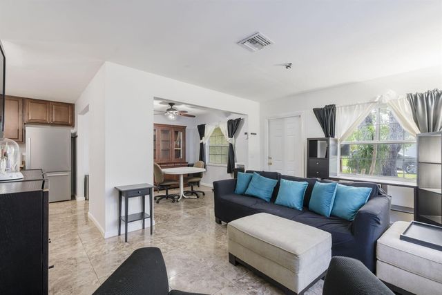 505 NW 7th Court, Boynton Beach, FL 33426