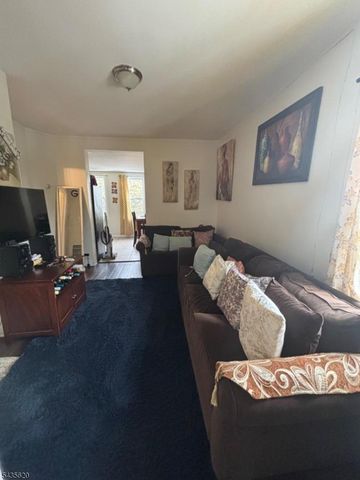 86 Bartholdi Ave, Jersey City, NJ 07305