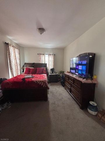 86 Bartholdi Ave, Jersey City, NJ 07305
