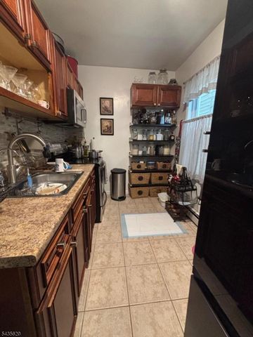 86 Bartholdi Ave, Jersey City, NJ 07305