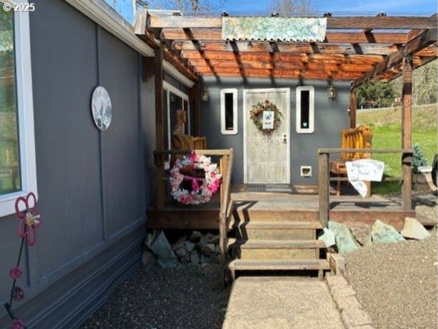 8738 BUCKHORN Rd, Roseburg, OR 97470