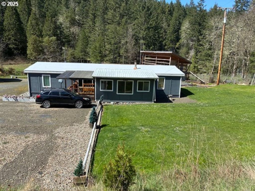 8738 BUCKHORN Rd, Roseburg, OR 97470
