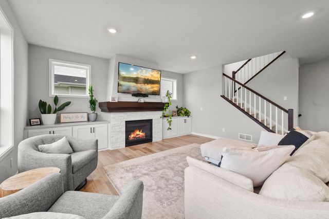 4852 Bennett Street SE, Prior Lake, MN 55372