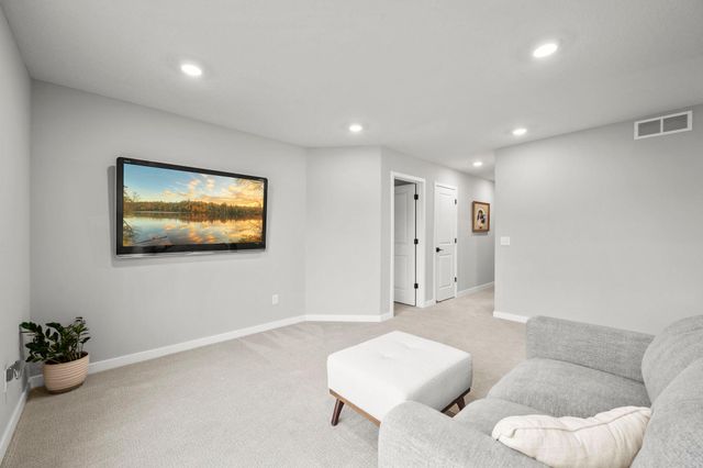 4852 Bennett Street SE, Prior Lake, MN 55372