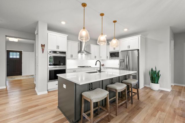 4852 Bennett Street SE, Prior Lake, MN 55372