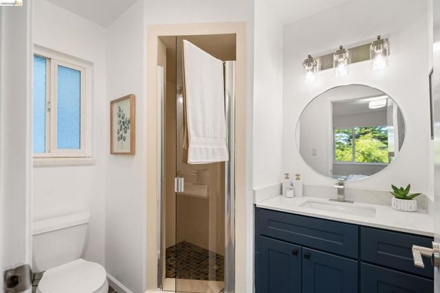 22 22 Rydal Ct, Oakland, CA 94611