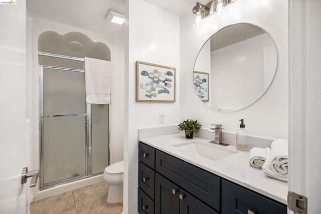 22 22 Rydal Ct, Oakland, CA 94611