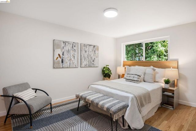 22 22 Rydal Ct, Oakland, CA 94611