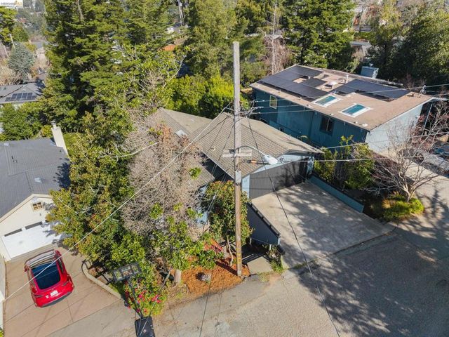 22 22 Rydal Ct, Oakland, CA 94611