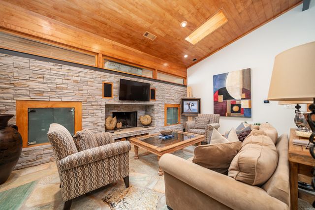 300 Pinehill, Hot Springs, AR 71913