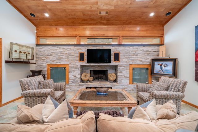 300 Pinehill, Hot Springs, AR 71913