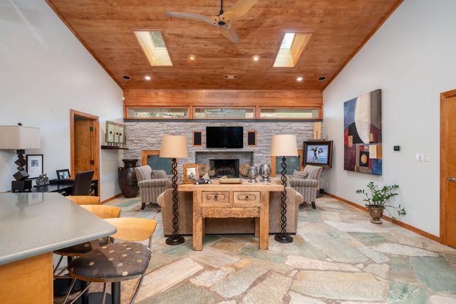 300 Pinehill, Hot Springs, AR 71913