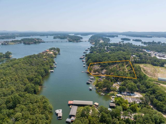 300 Pinehill, Hot Springs, AR 71913