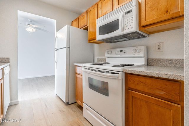 7550 N 12TH Street 136, Phoenix, AZ 85020