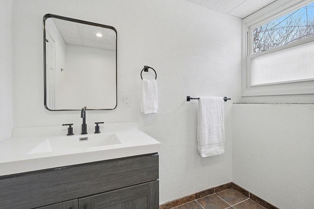 1160 Farnsworth Avenue Se, Grand Rapids Twp, MI 49546