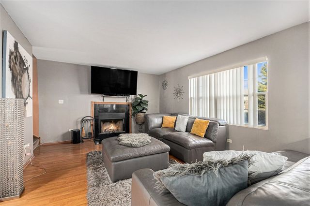 914 Cottonwood Drive, Elwood, IL 60421