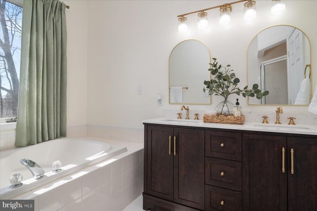 3813 3 WOOD DR, Hampstead, MD 21074