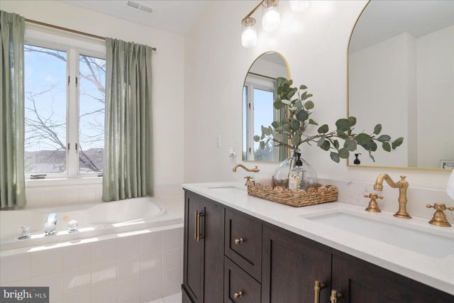 3813 3 WOOD DR, Hampstead, MD 21074