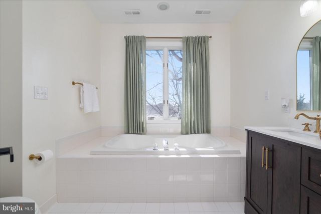 3813 3 WOOD DR, Hampstead, MD 21074