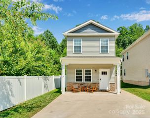 2662 14TH Street NE, Hickory, NC 28601