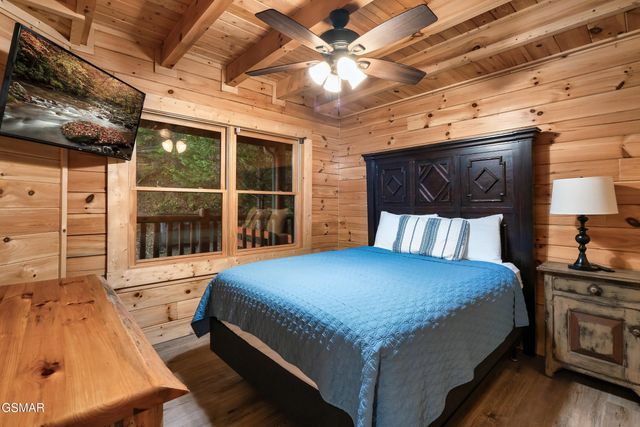 2216 Quiet Valley Way, Sevierville, TN 37862