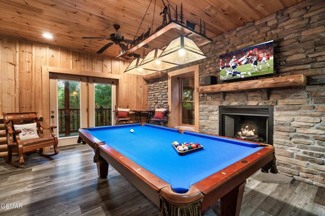 2216 Quiet Valley Way, Sevierville, TN 37862